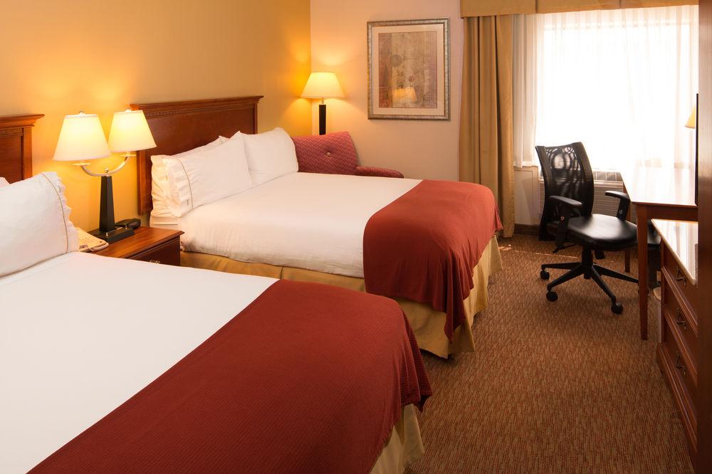 Express & - I-40 Atwendover By Ihg Hotel