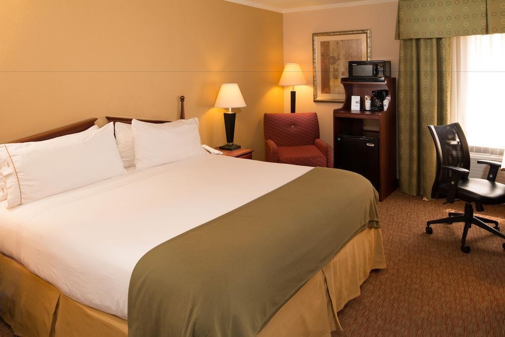 Express & - I-40 Atwendover By Ihg Hotel