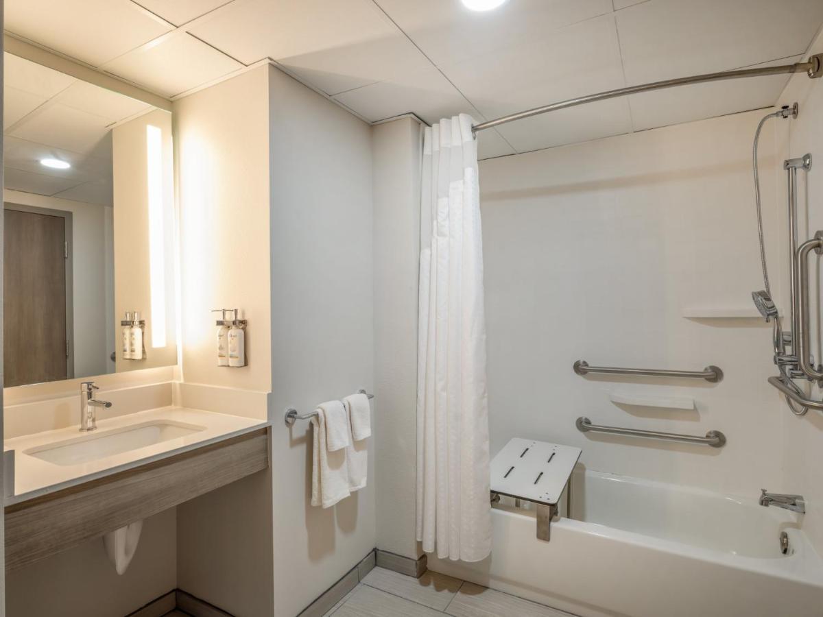 Express & - I-40 Atwendover By Ihg Hotel Greensboro