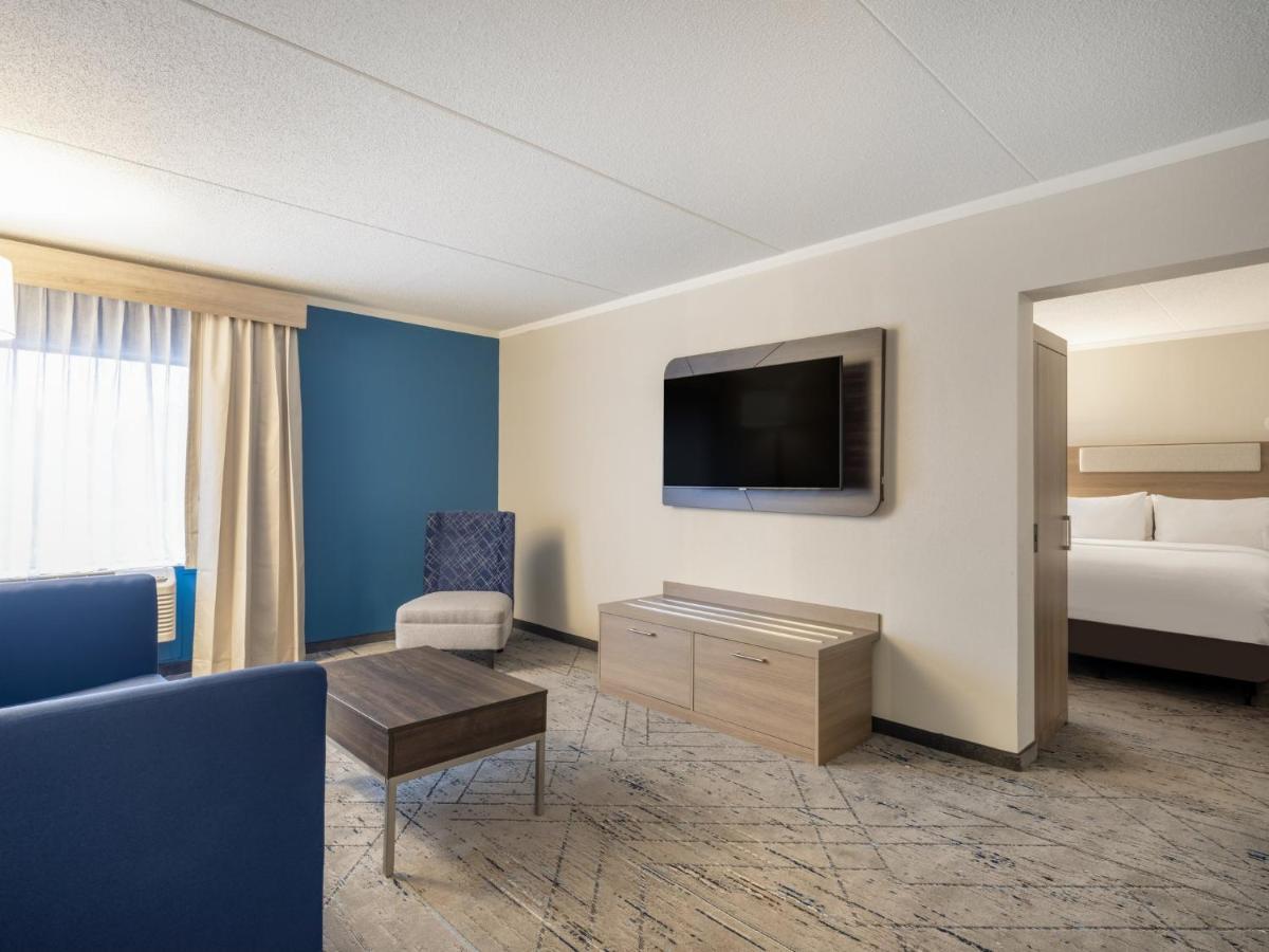 Express & - I-40 Atwendover By Ihg Hotel 2*