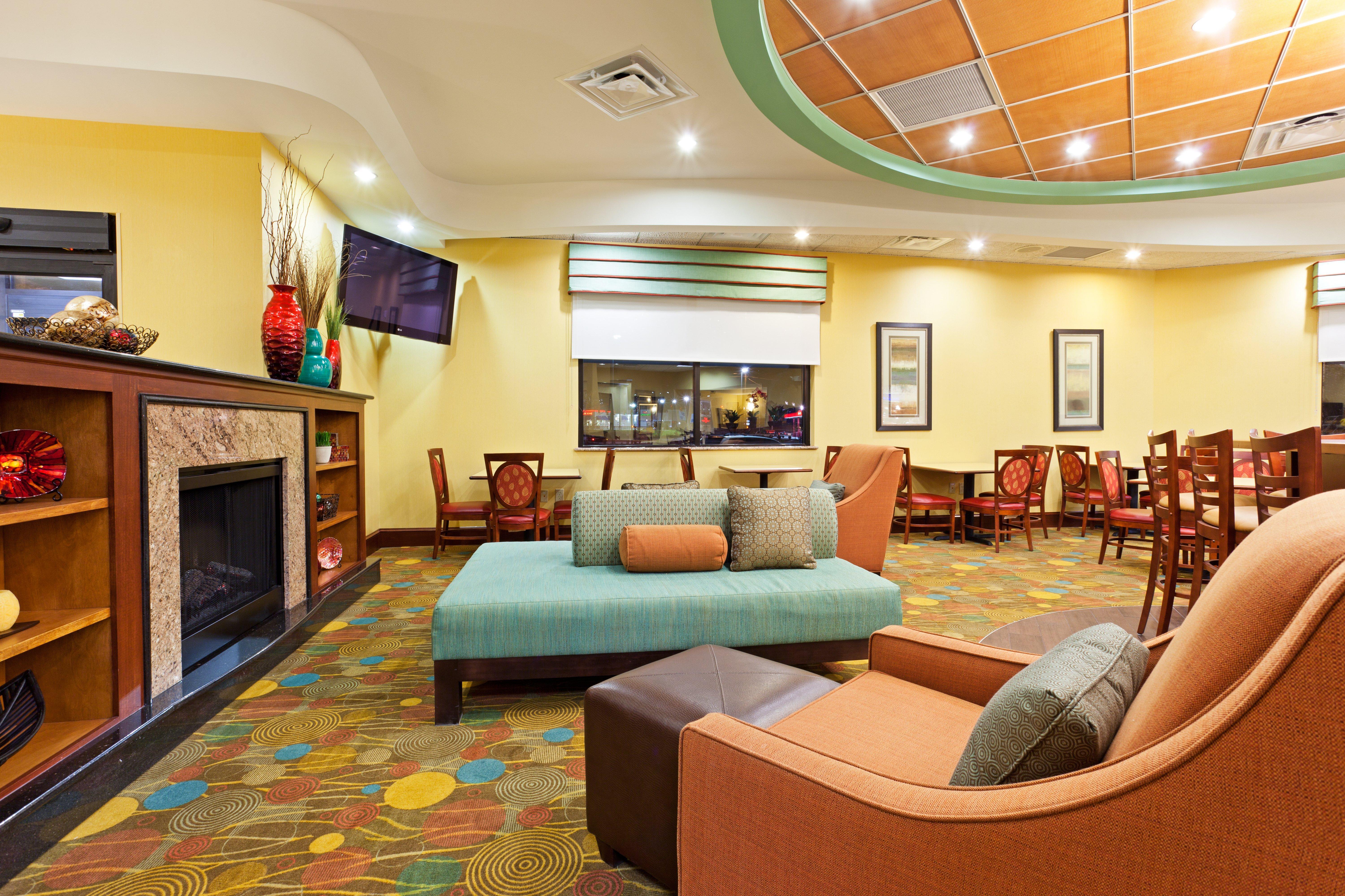 Express & - I-40 Atwendover By Ihg Hotel