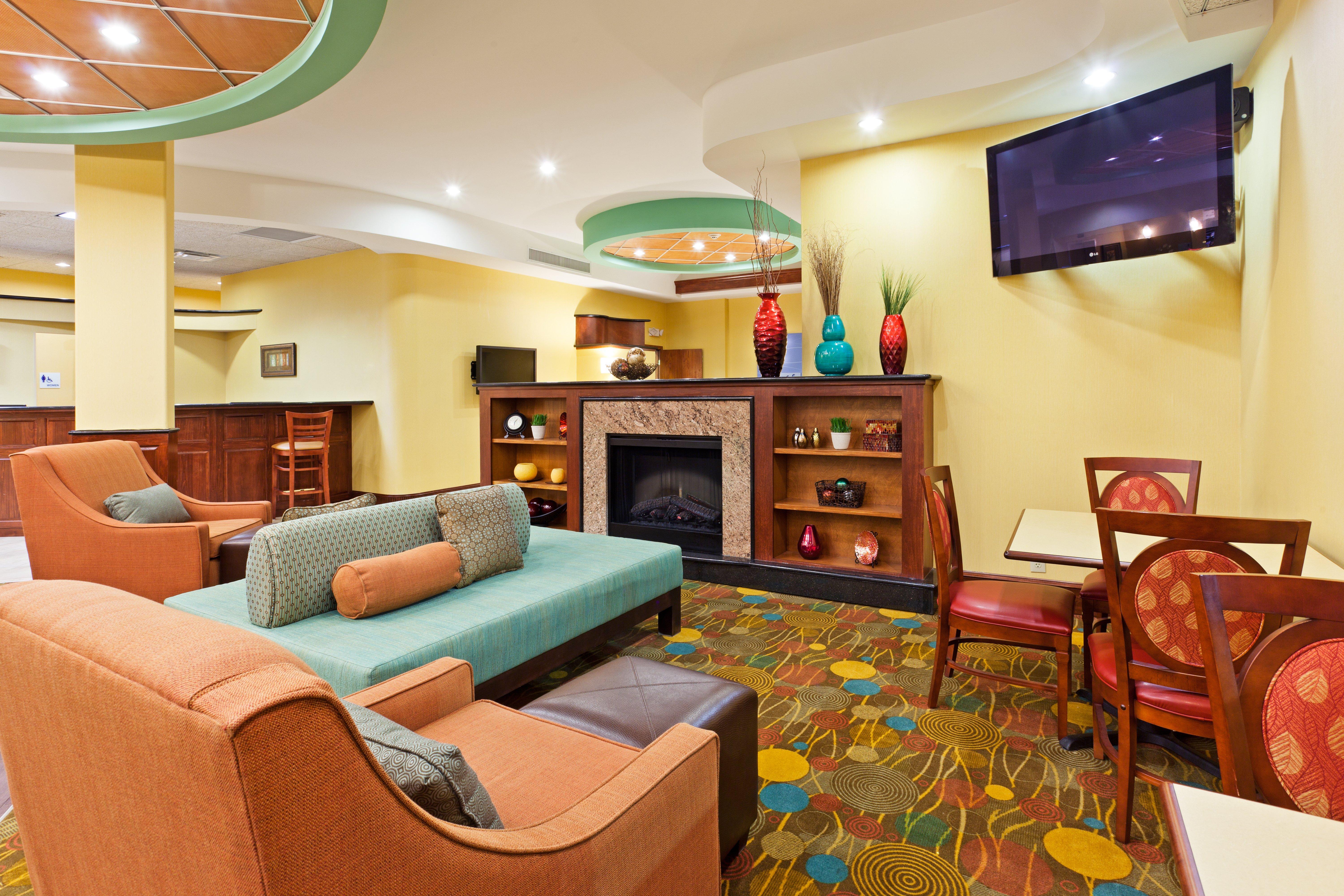 Express & - I-40 Atwendover By Ihg Hotel