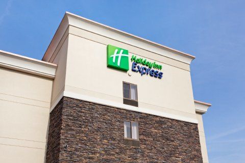 Express & - I-40 Atwendover By Ihg Hotel 2*