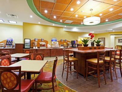 Express & - I-40 Atwendover By Ihg Hotel 2*